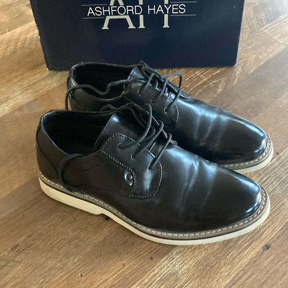 Dress shoes